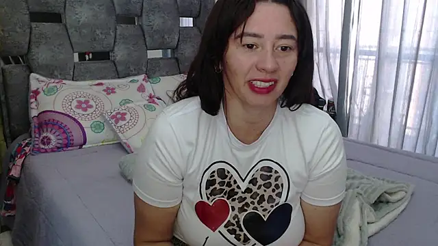 Snapshot of sara_hott_1 chatting on 9, 2, 2026 sara hott 1 online show from 9, 2, 2026