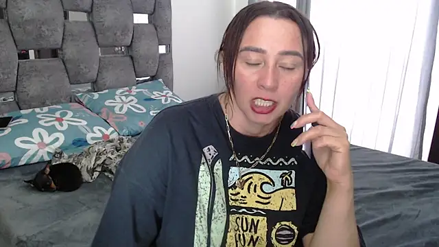 sara hott 1 online show from 14, 5, 2026