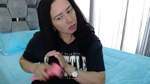 sara hott 1 online show from 17, 9, 2025