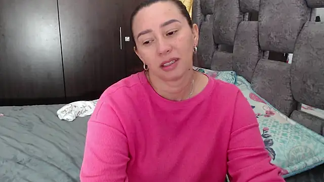 Snapshot of sara_hott_1 chatting on 16, 7, 2026 sara hott 1 online show from 16, 7, 2026