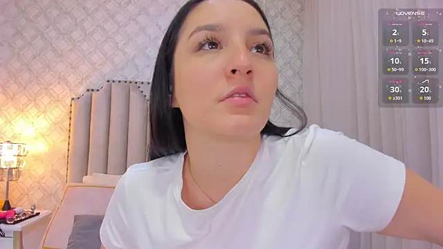 Pia Johnson  online show from 14, 4, 2026