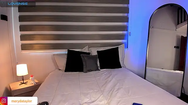 MERIDA TAYLOR online show from 16, 1, 2026