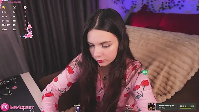 Snapshot of How2Meow chatting on 17, 7, 2026 How2Meow online show from 17, 7, 2026