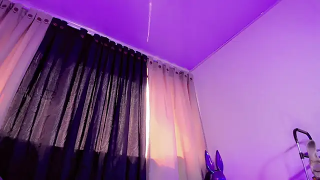 lesly xx online show from 27, 2, 2026