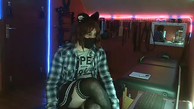 Snapshot of Ginny-the-bdsm-nympho chatting on 9, 7, 2026 Ginny-the-bdsm-nympho online show from 9, 7, 2026