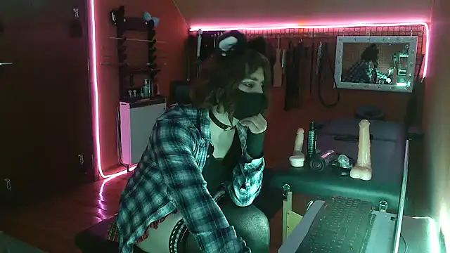 Ginny-the-bdsm-nympho online show from 9, 3, 2025