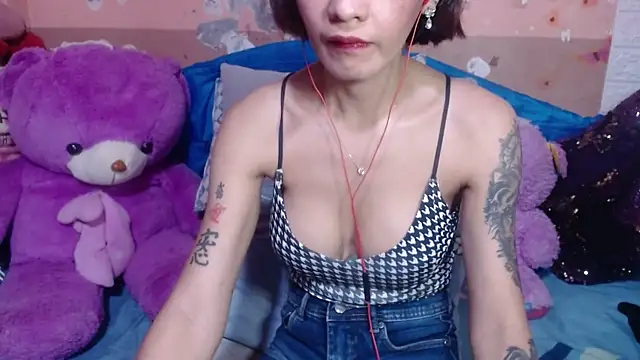 TS Peachy online show from 25, 10, 2025