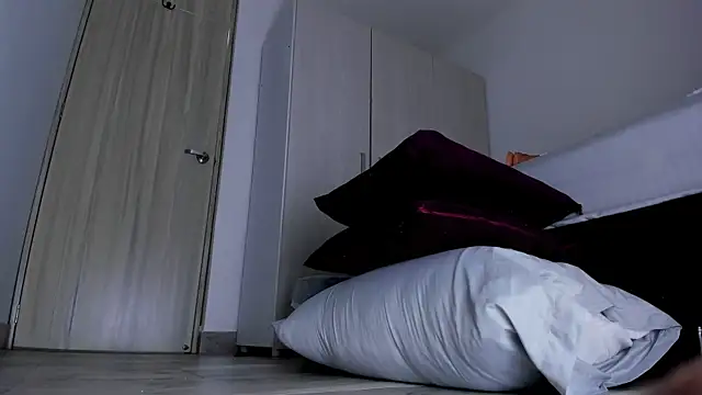 Skarleth69 online show from 11, 11, 2025