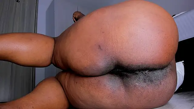 Skarleth69 online show from 15, 10, 2025