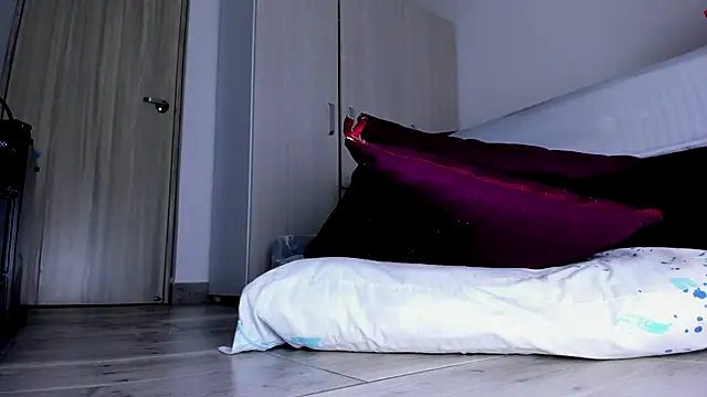 Skarleth69 online show from 20, 10, 2025