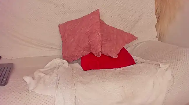 Skarleth69 online show from 26, 2, 2025