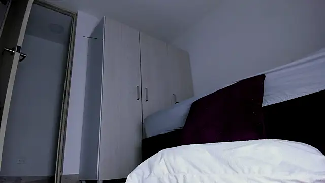 Skarleth69 online show from 26, 9, 2025