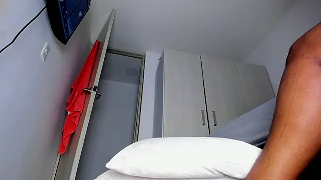 Skarleth69 online show from 10, 3, 2026