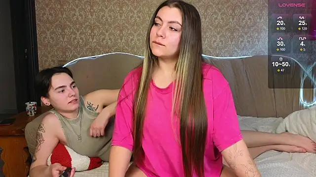 twobabesweet online show from 19, 3, 2025