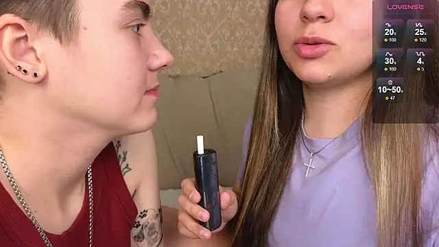 twobabesweet online show from 2, 10, 2025