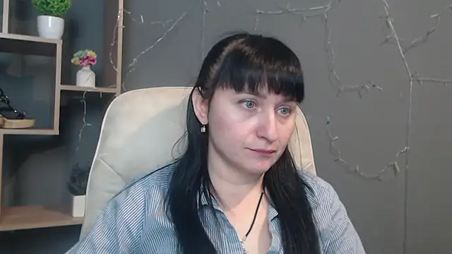 NinaFlawlees online show from 3, 12, 2025