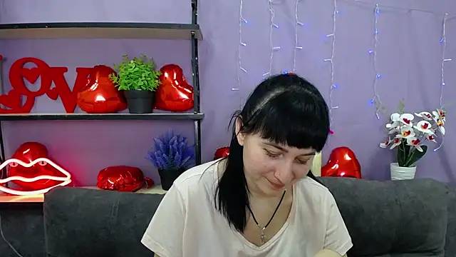 NinaFlawlees online show from 6, 3, 2025