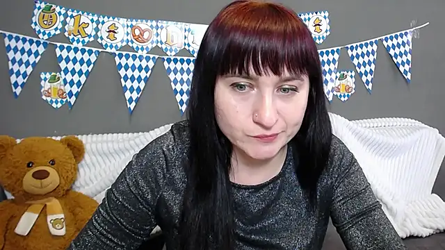 NinaFlawlees online show from 28, 9, 2025