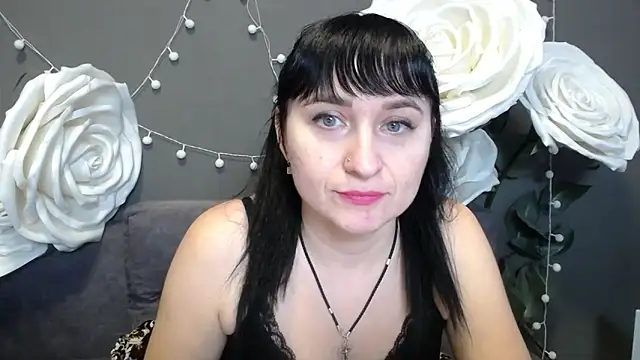 NinaFlawlees online show from 23, 11, 2025