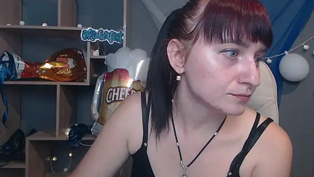 NinaFlawlees online show from 8, 10, 2025