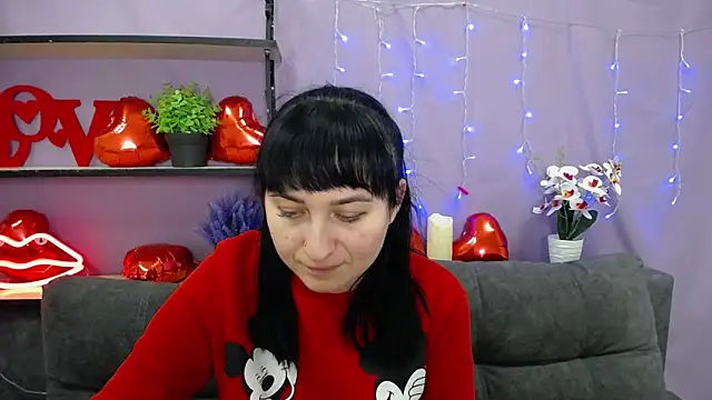 NinaFlawlees online show from 5, 3, 2025