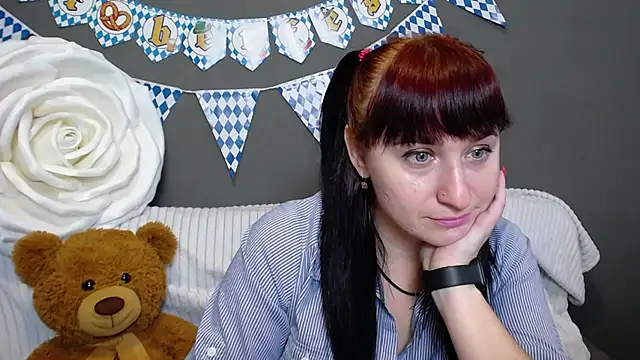 NinaFlawlees online show from 6, 10, 2025