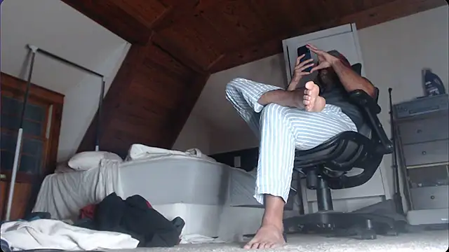 Snapshot of cashmasterzobistone chatting on 13, 1, 2026 cashmasterzobistone online show from 13, 1, 2026