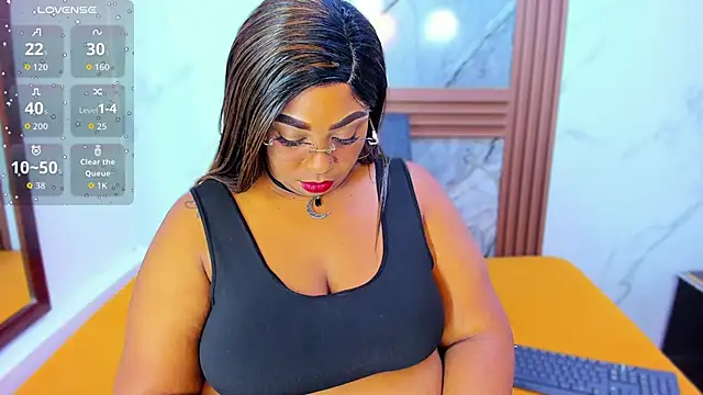 Snapshot of HannyMansonh chatting on 19, 10, 2025 HannyMansonh online show from 19, 10, 2025