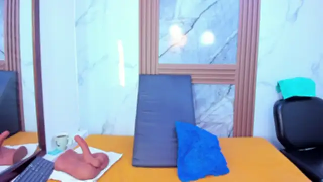 Snapshot of HannyMansonh chatting on 15, 11, 2025 HannyMansonh online show from 15, 11, 2025