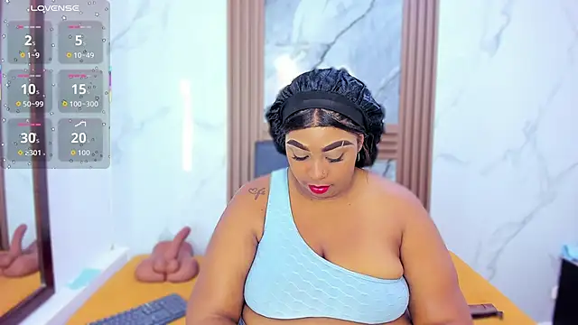 Snapshot of HannyMansonh chatting on 13, 11, 2025 HannyMansonh online show from 13, 11, 2025