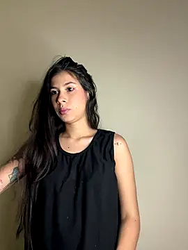 Snapshot of alia_bashar chatting on 8, 11, 2025 alia bashar online show from 8, 11, 2025