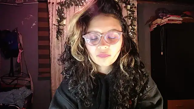 Hathorlove online show from 13, 1, 2026