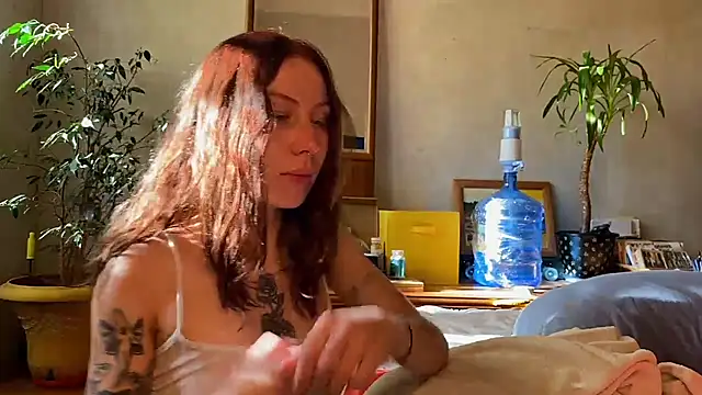 elfess online show from 8, 10, 2025