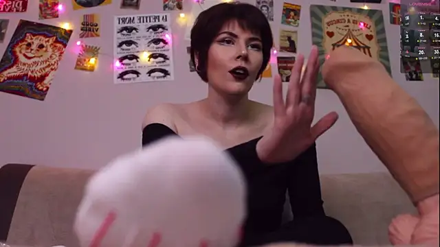 Luna Blake online show from 30, 4, 2026