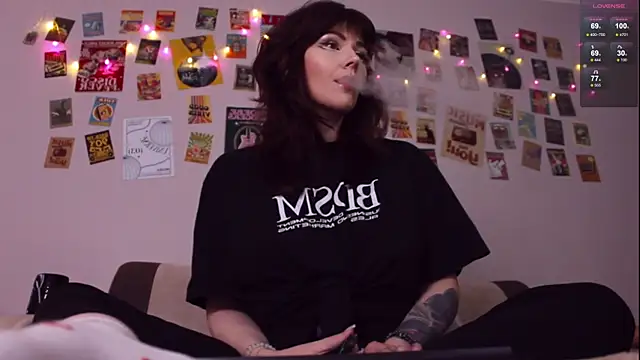 Snapshot of Luna_Blake chatting on 21, 12, 2025 Luna Blake online show from 21, 12, 2025