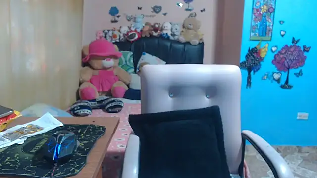 milfeddy  online show from 4, 4, 2026