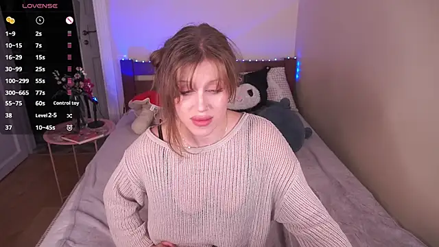 PenellopaRaw online show from 9, 9, 2025