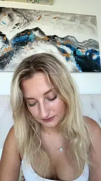 MileySummer online show from 28, 9, 2025