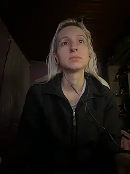 bunnydark00 online show from 12, 9, 2025