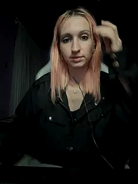 bunnydark00 online show from 4, 10, 2025