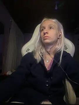 bunnydark00 online show from 21, 10, 2025