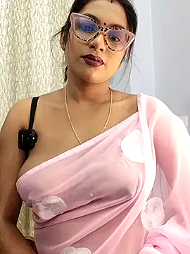 Snapshot of Queen_Dolly chatting on 6, 2, 2026 Queen Dolly online show from 6, 2, 2026