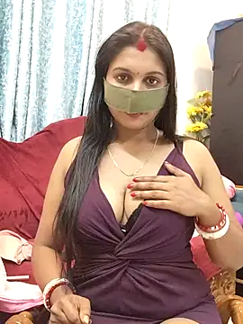 Queen Dolly online show from 6, 3, 2025