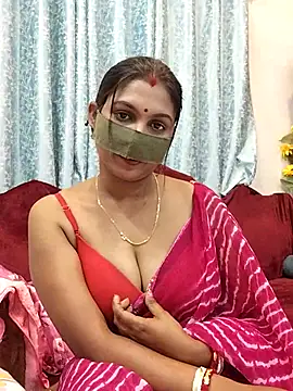 Queen Dolly online show from 28, 2, 2025