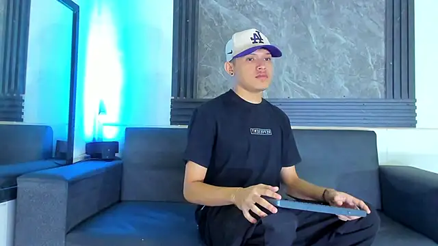 robertsmith 1 online show from 5, 12, 2025