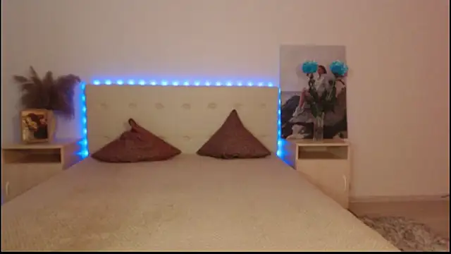 RoxannePure online show from 21, 10, 2025