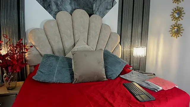 Snapshot of Naughty__Mom chatting on 13, 1, 2026 Naughty Mom online show from 13, 1, 2026