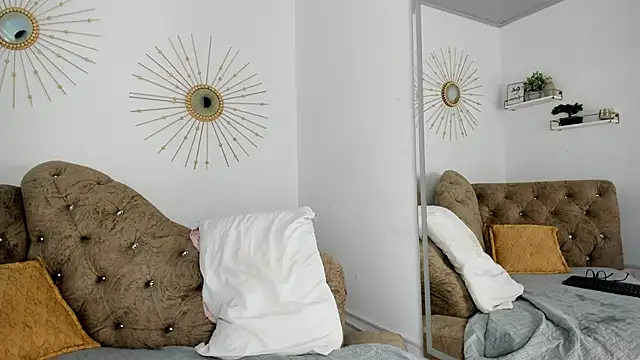 Naughty  Mom online show from 2, 3, 2025