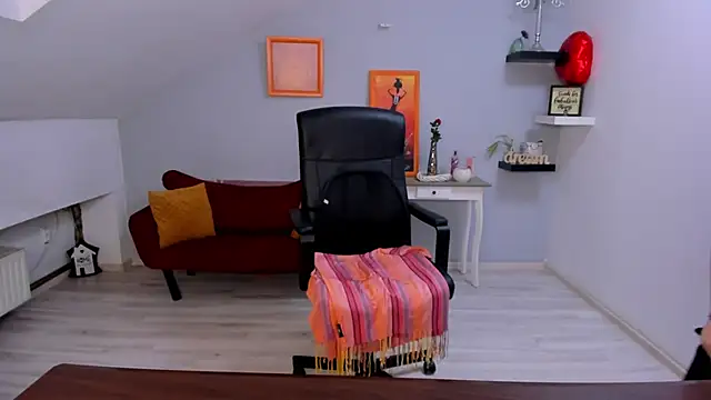 LollaGirl online show from 5, 3, 2026