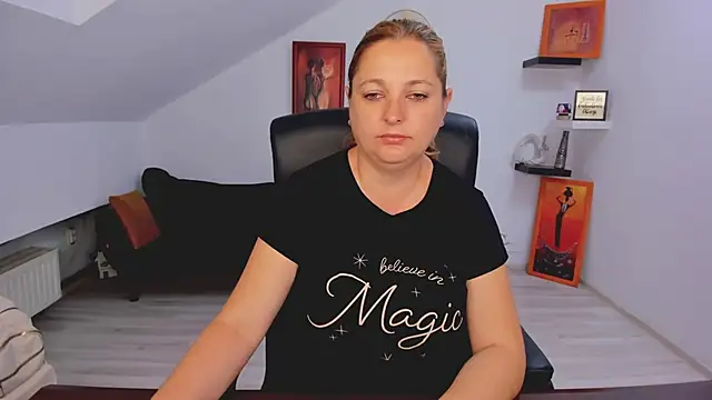 LollaGirl online show from 2, 6, 2026
